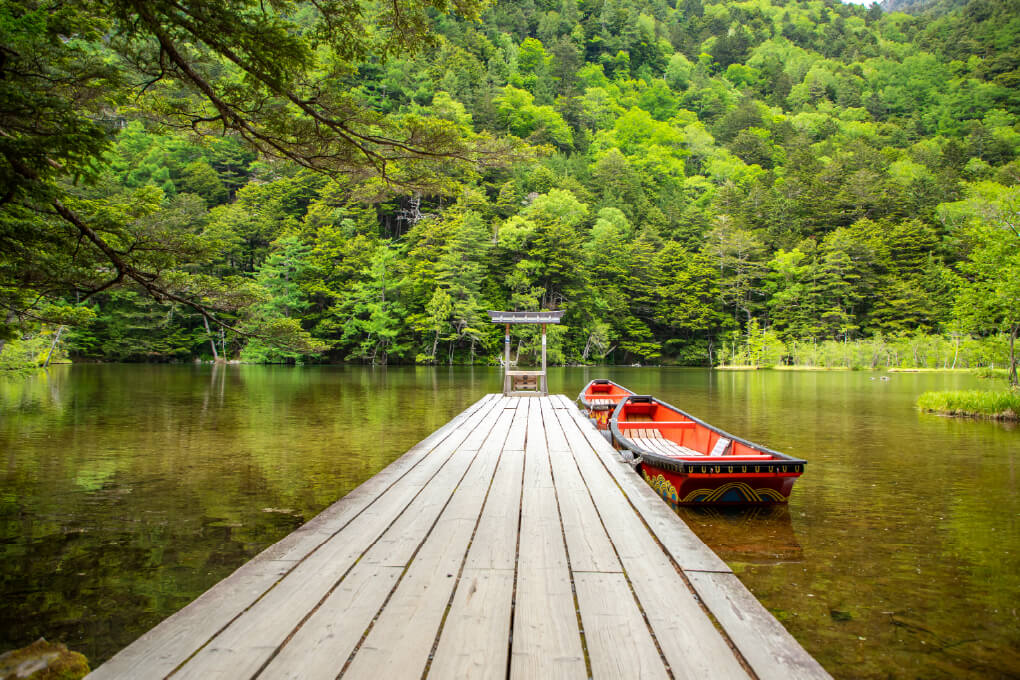 Sightsee around Kamikochi empty handed